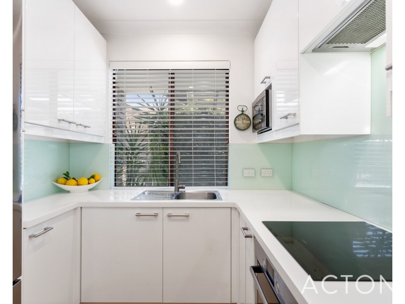 10/2 Waroonga Road, Nedlands WA 6009