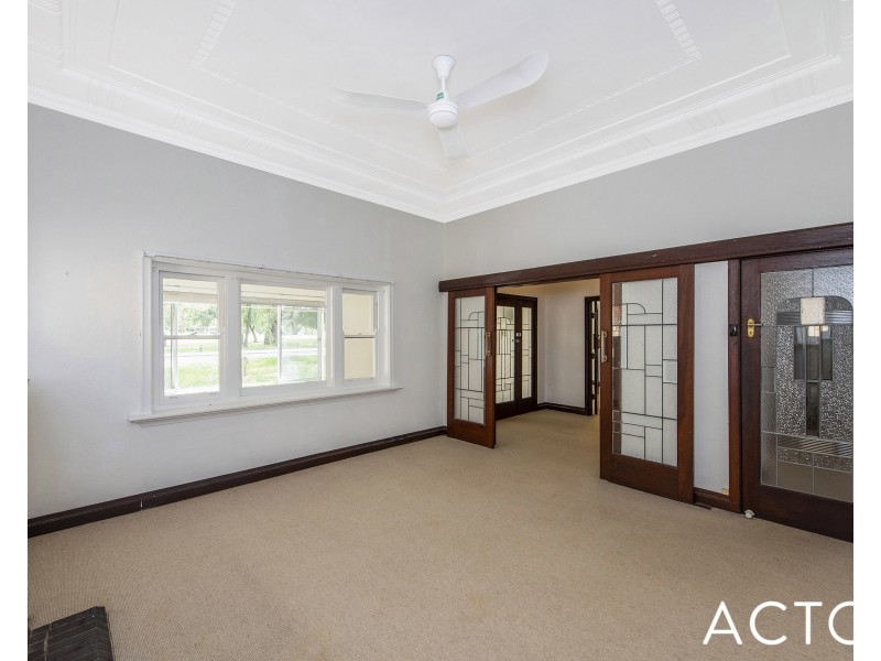 18 Gallop Road, Dalkeith WA 6009