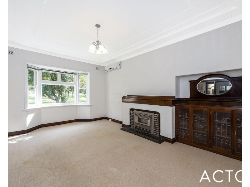 18 Gallop Road, Dalkeith WA 6009
