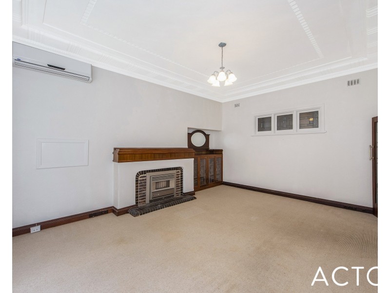 18 Gallop Road, Dalkeith WA 6009