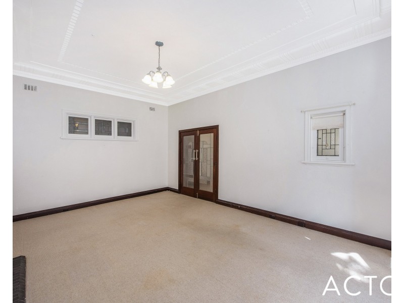18 Gallop Road, Dalkeith WA 6009