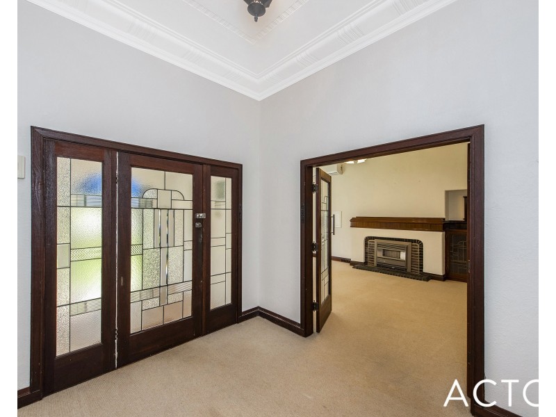 18 Gallop Road, Dalkeith WA 6009