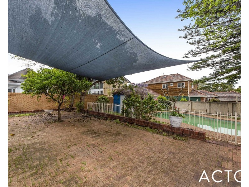 18 Gallop Road, Dalkeith WA 6009