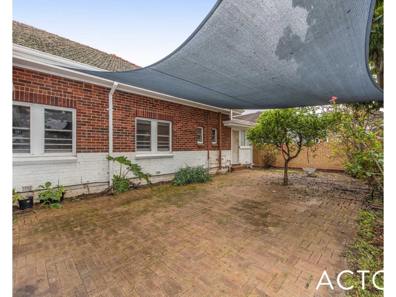 18 Gallop Road, Dalkeith WA 6009