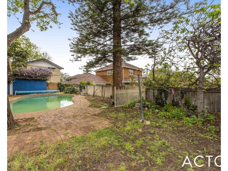 18 Gallop Road, Dalkeith WA 6009