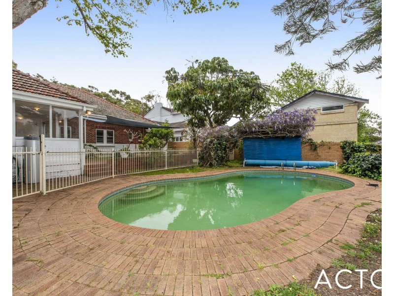 18 Gallop Road, Dalkeith WA 6009