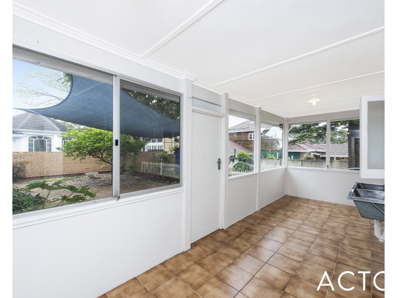 18 Gallop Road, Dalkeith WA 6009