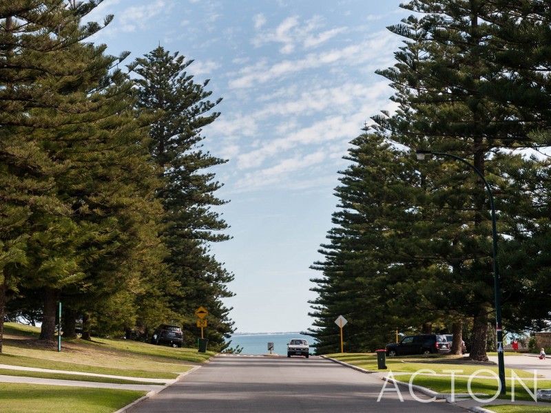 2/19 Broome Street, Cottesloe WA 6011