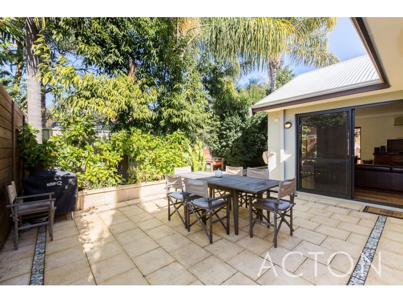 18 Henshaw Lane, Claremont WA 6010