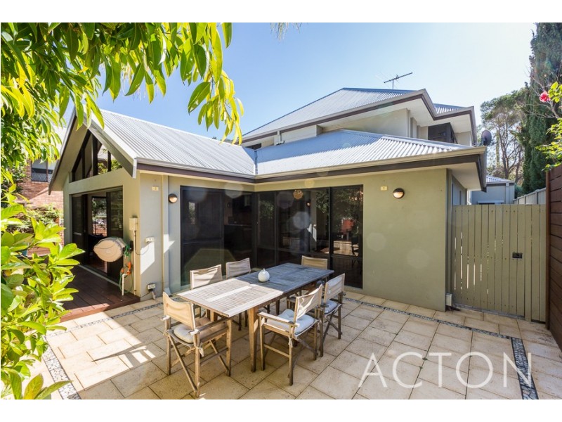 18 Henshaw Lane, Claremont WA 6010