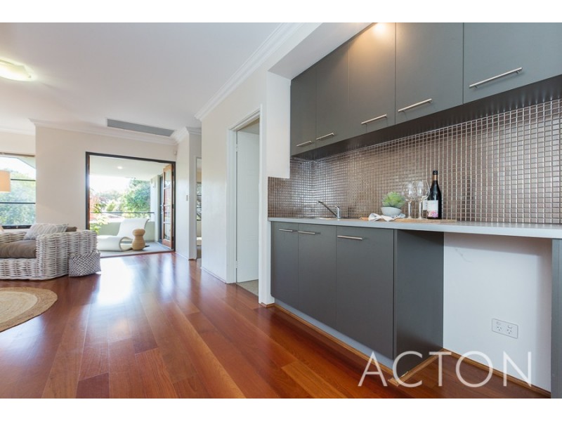 18 Henshaw Lane, Claremont WA 6010