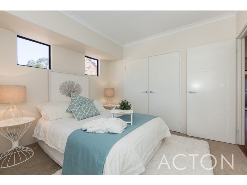 18 Henshaw Lane, Claremont WA 6010