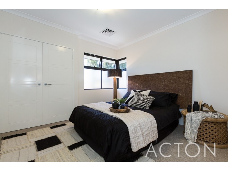 18 Henshaw Lane, Claremont WA 6010