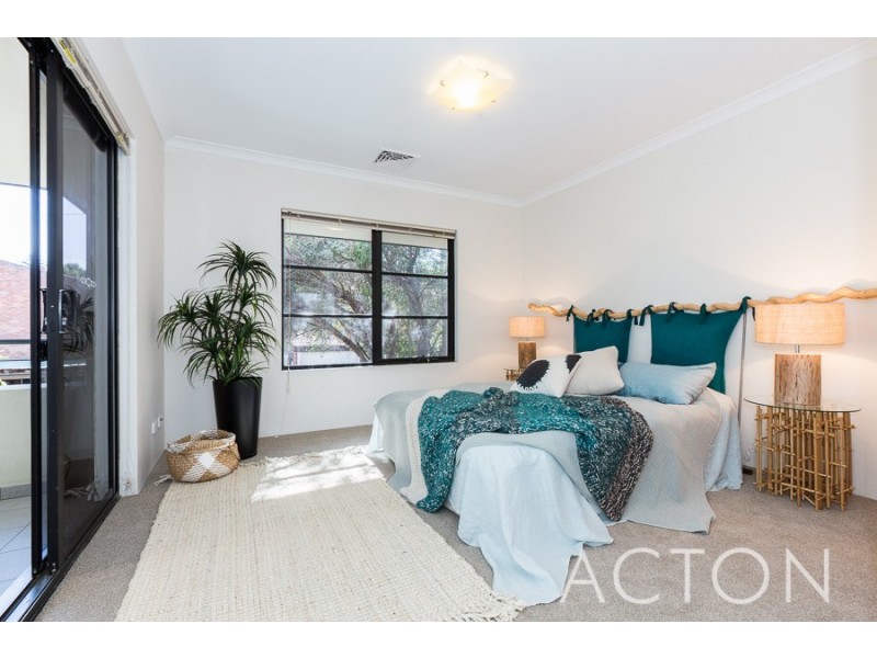 18 Henshaw Lane, Claremont WA 6010