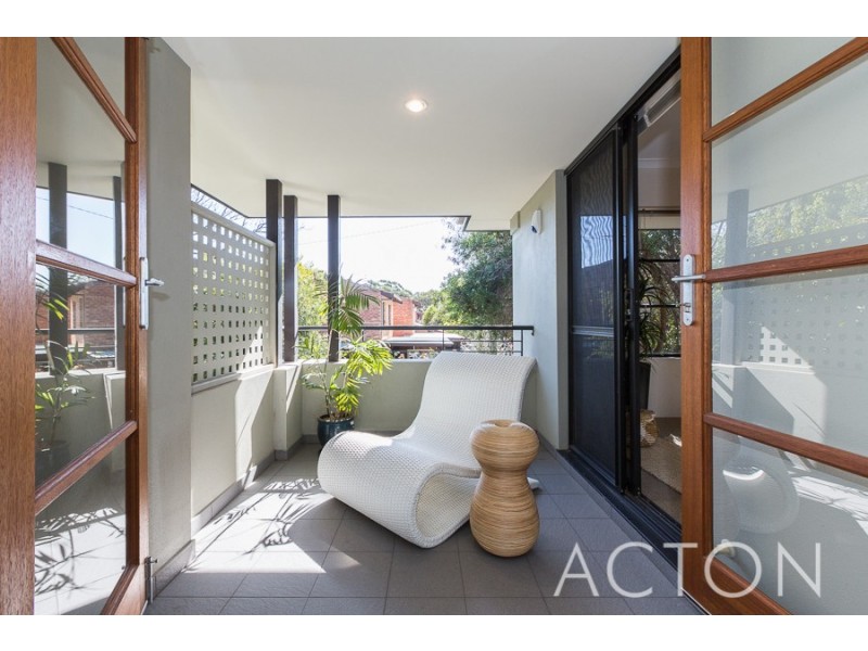 18 Henshaw Lane, Claremont WA 6010