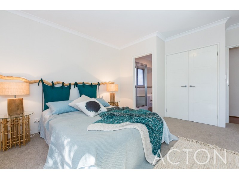 18 Henshaw Lane, Claremont WA 6010