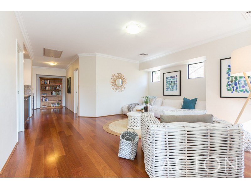 18 Henshaw Lane, Claremont WA 6010