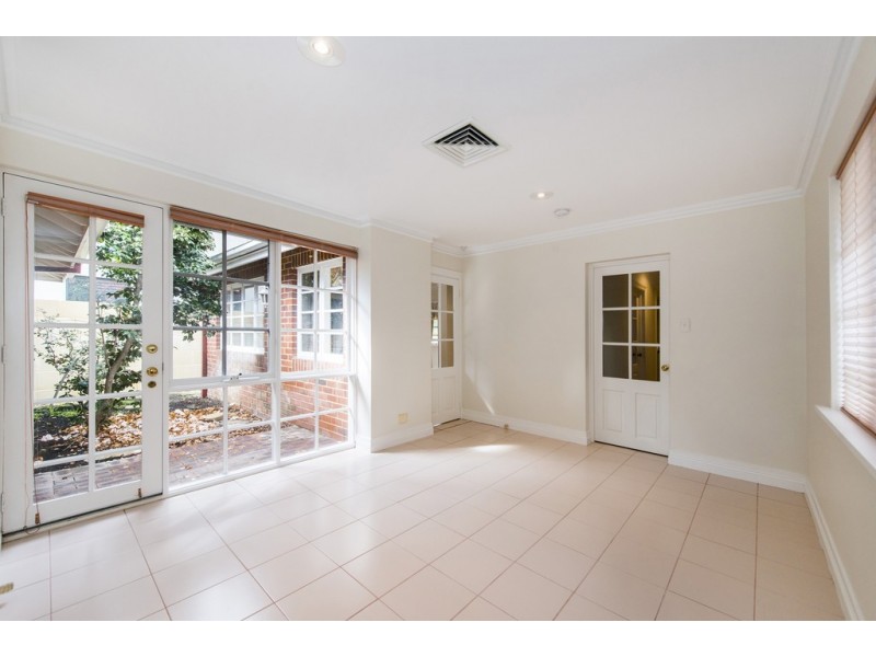 14 Hobbs Avenue, Dalkeith WA 6009