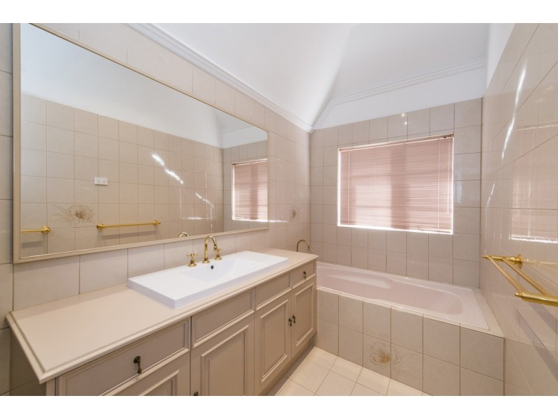 14 Hobbs Avenue, Dalkeith WA 6009