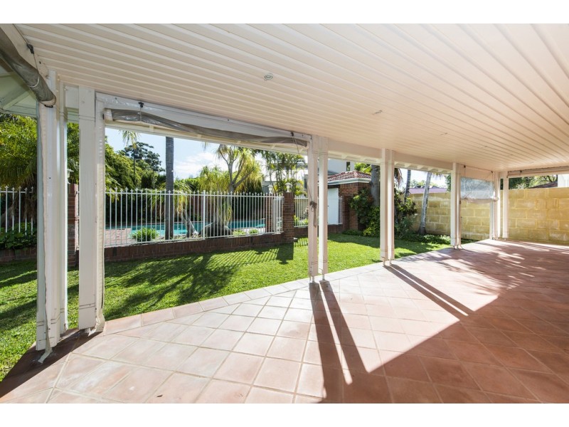 14 Hobbs Avenue, Dalkeith WA 6009