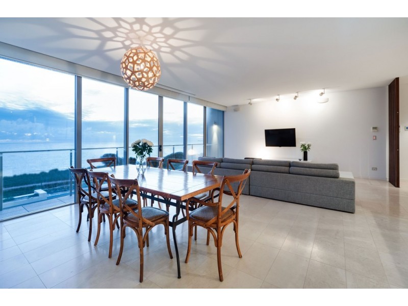 12/21 Ocean Drive, North Coogee WA 6163