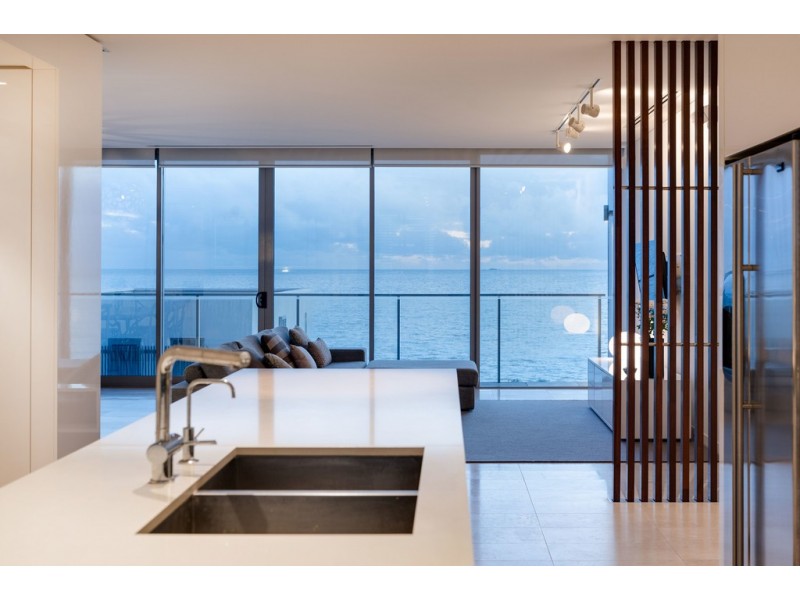 12/21 Ocean Drive, North Coogee WA 6163