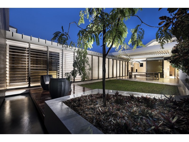 17a Chamberlain Street, Cottesloe WA 6011