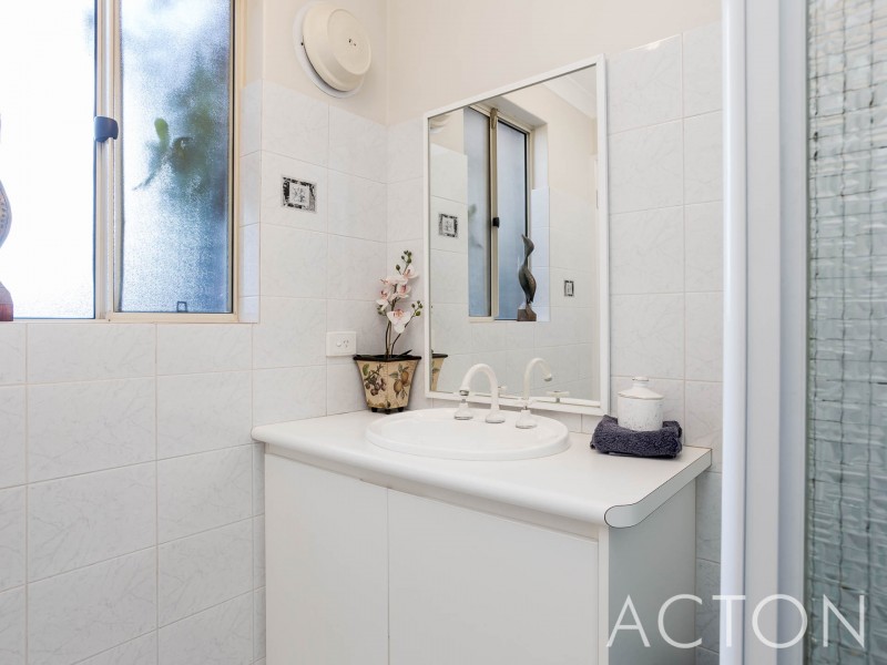 5/13 Kitchener Road, Melville WA 6156