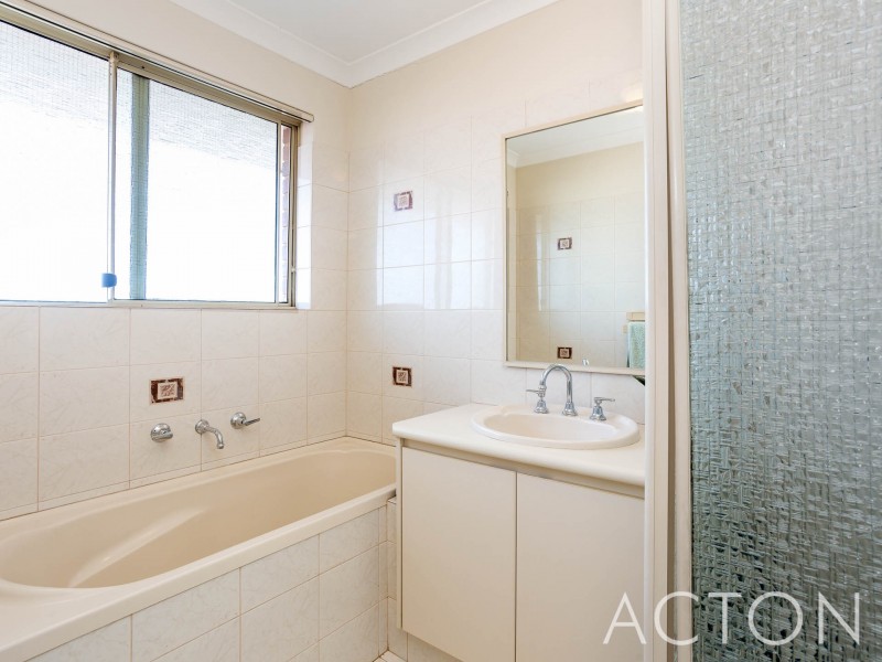 5/13 Kitchener Road, Melville WA 6156