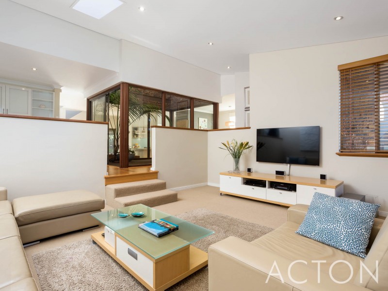 8 Edwards Street, Booragoon WA 6154