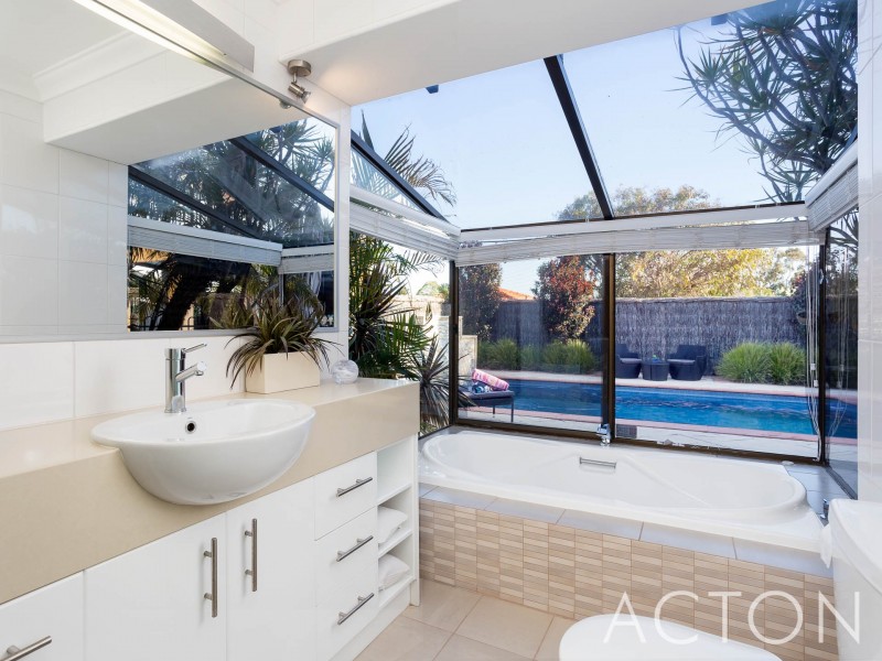8 Edwards Street, Booragoon WA 6154