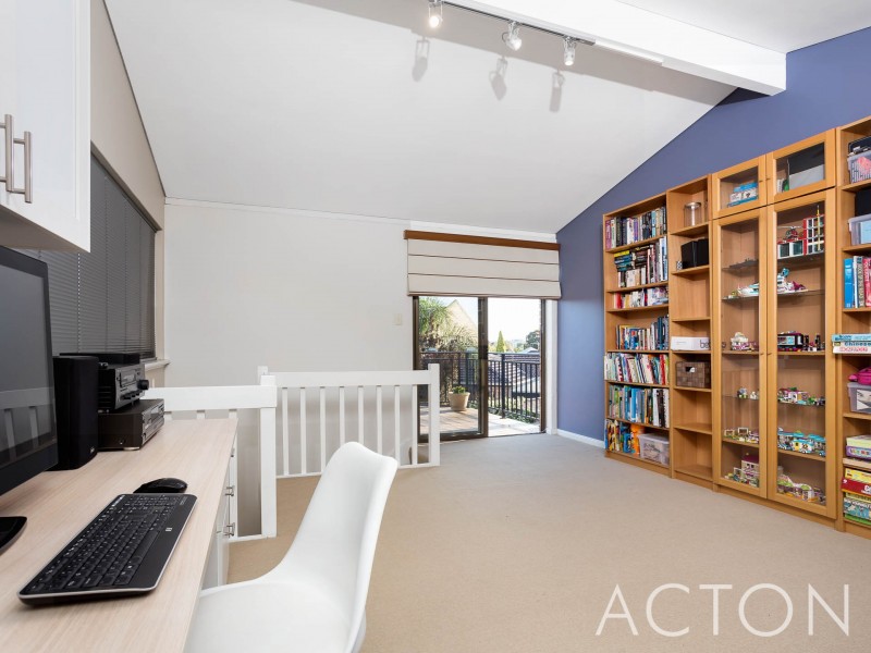 8 Edwards Street, Booragoon WA 6154