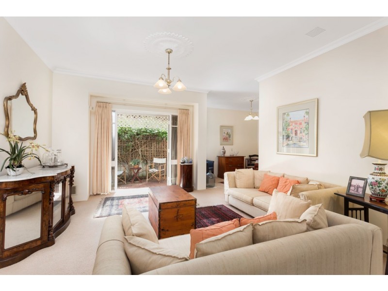 21 Jubaea Gardens, Mount Claremont WA 6010