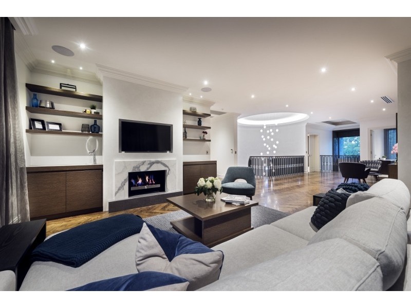 26 Hobbs Ave, Dalkeith WA 6009