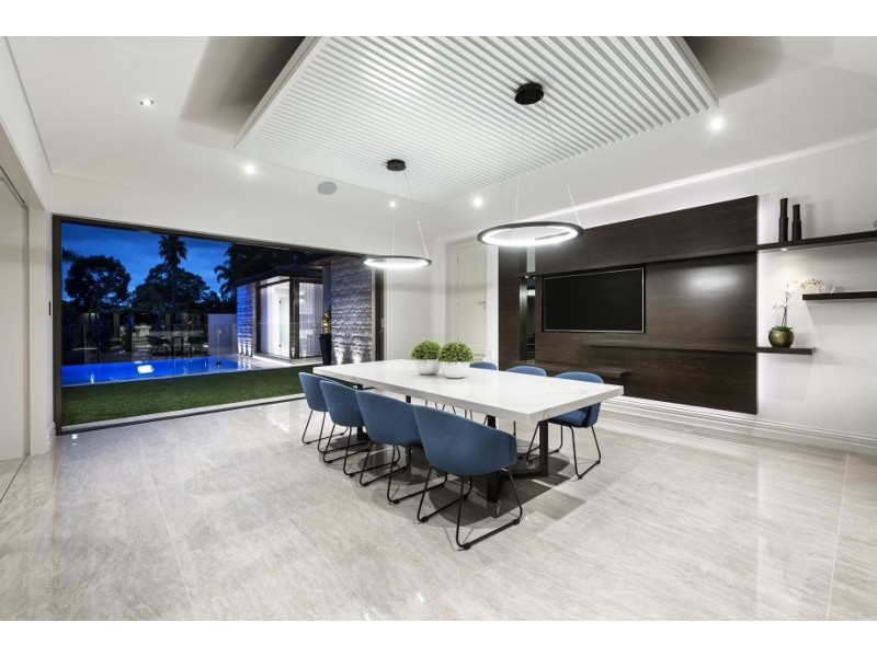 26 Hobbs Ave, Dalkeith WA 6009