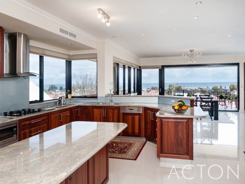 11 Beard Street, Beaconsfield WA 6162