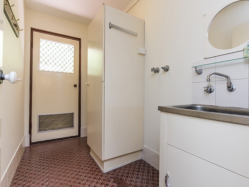 1/2 Waroonga Road, Nedlands WA 6009