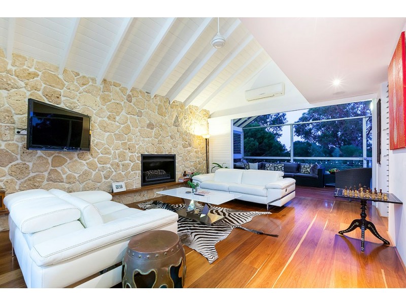 21 Keeling Way, South Fremantle WA 6162