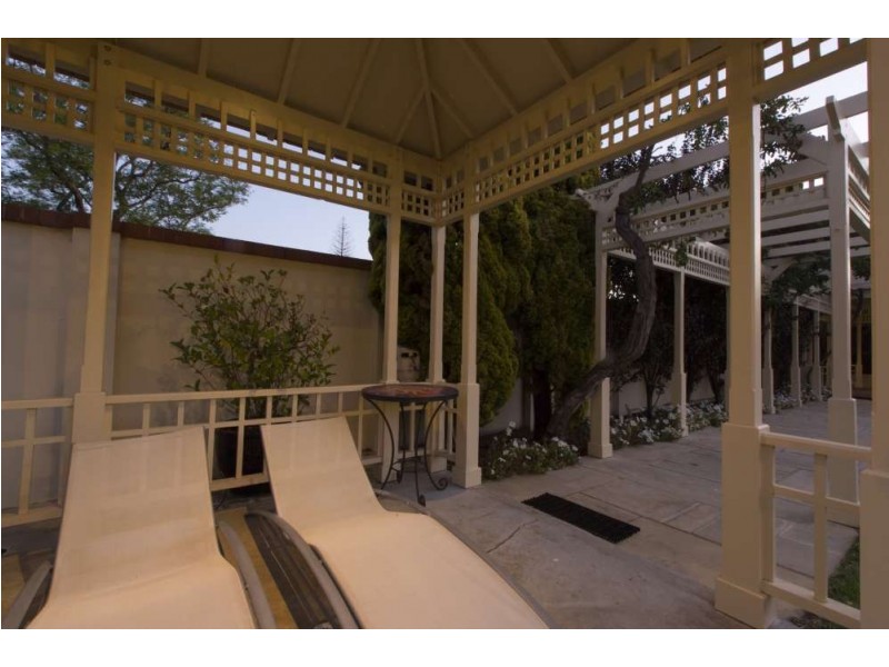 34 Brockman Avenue, Dalkeith WA 6009