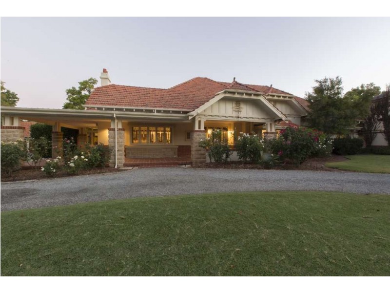 34 Brockman Avenue, Dalkeith WA 6009