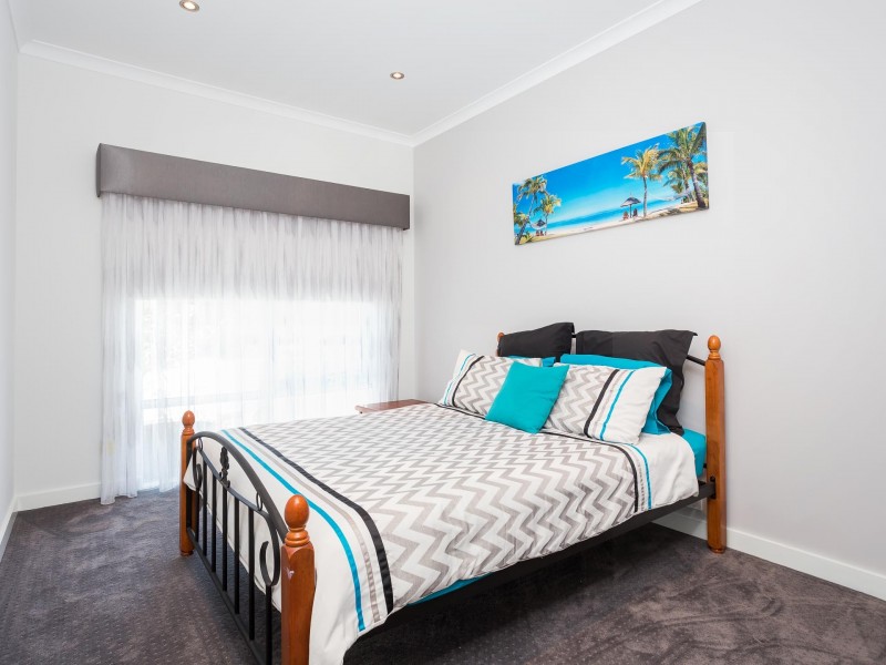 5 Draper Street, North Coogee WA 6163