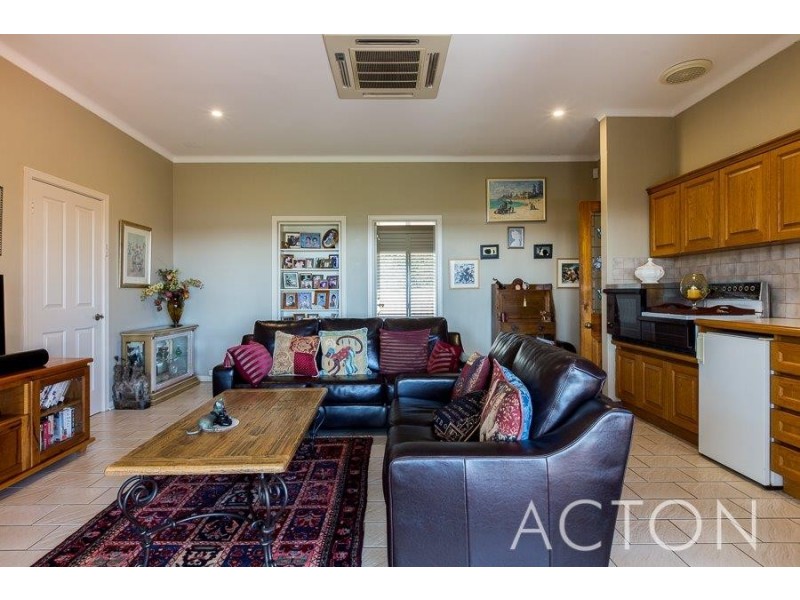 17 Saunders Street, Mosman Park WA 6012