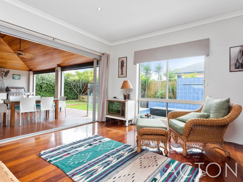 8 Waterford Street, Beaconsfield WA 6162