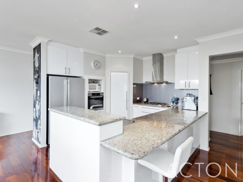 8 Waterford Street, Beaconsfield WA 6162