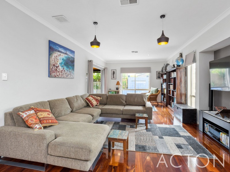 8 Waterford Street, Beaconsfield WA 6162