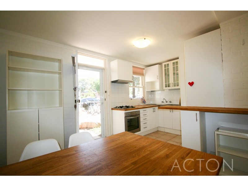 10/17 The Avenue, Crawley WA 6009