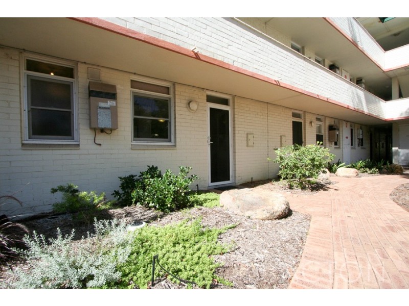 10/17 The Avenue, Crawley WA 6009