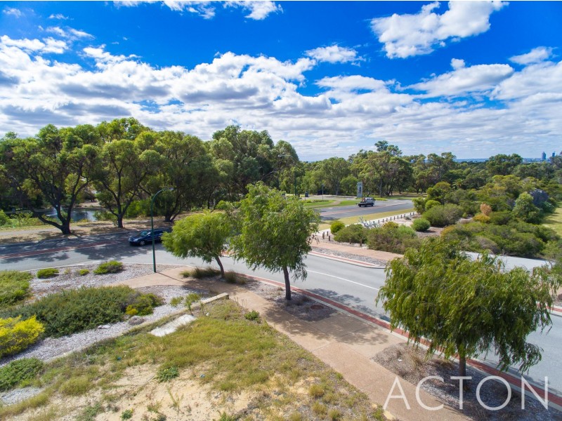 2 Omaroo Terrace, City Beach WA 6015