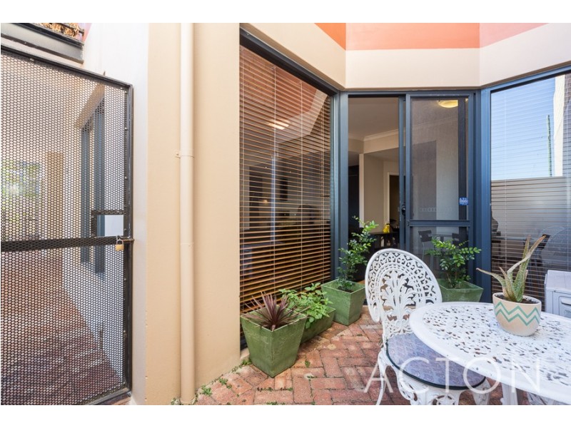 25/212 Railway Parade, West Leederville WA 6007