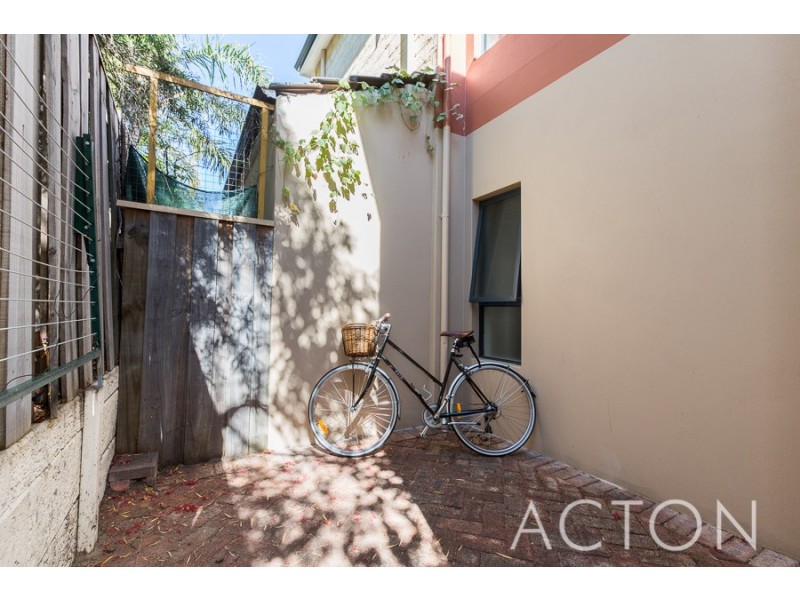 25/212 Railway Parade, West Leederville WA 6007